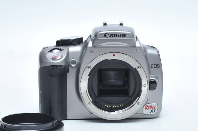 Canon EOS  DSLR Camera with 18-55mm Lens 8MP Compact Digital SLR